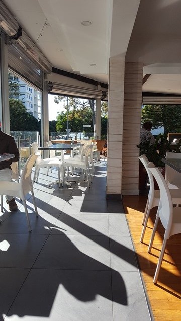 Golden Grill - Schoolies Week Accommodation 1