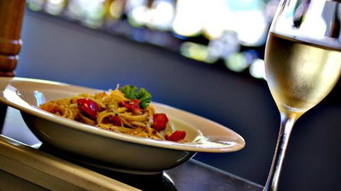 Gourmandize Restaurant - Schoolies Week Accommodation 0