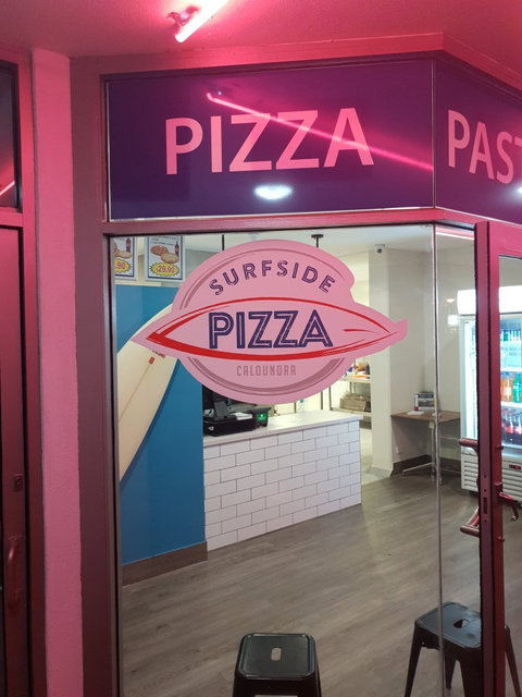 Surfside Pizza - Schoolies Week Accommodation 3