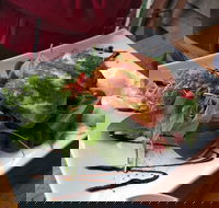 The Chocolate Cottage - Schoolies Week Accommodation