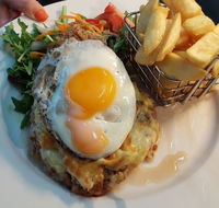The Home Hotel Bistro - Schoolies Week Accommodation