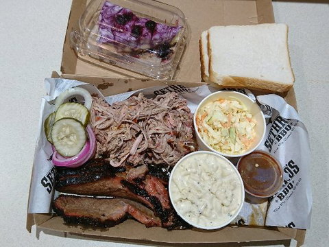 Sethro's BBQ - Schoolies Week Accommodation 0
