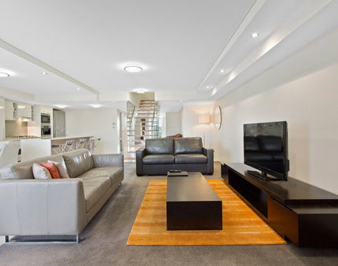 CBD Executive Apartments - Schoolies Week Accommodation 12