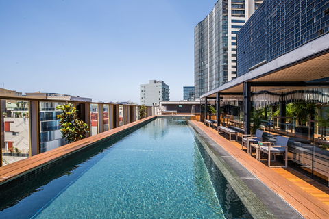 The Old Clare Hotel - Schoolies Week Accommodation 10