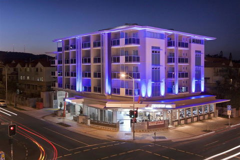 Jephson Hotel - Schoolies Week Accommodation 0