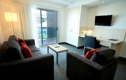 Jephson Hotel - Schoolies Week Accommodation 3