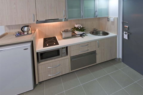 Jephson Hotel - Schoolies Week Accommodation 4