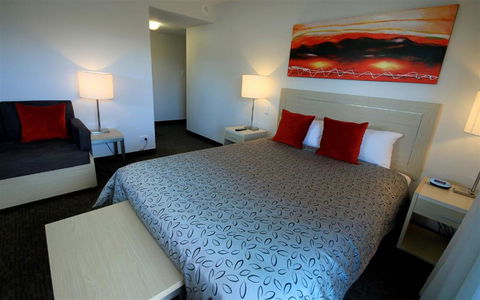 Jephson Hotel - Schoolies Week Accommodation 6