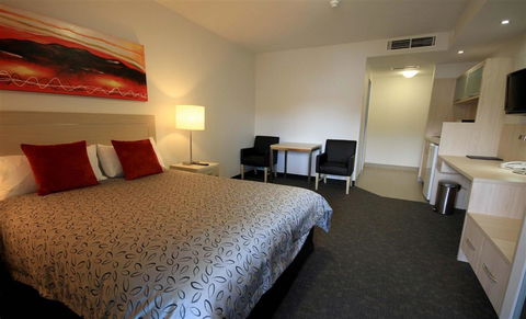 Jephson Hotel - Schoolies Week Accommodation 8