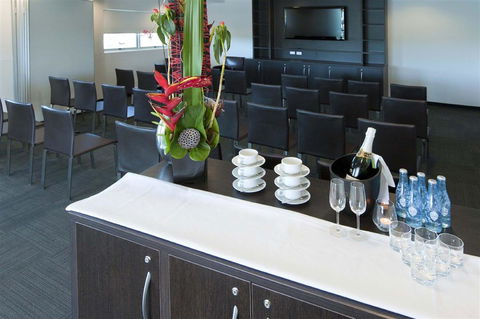 Jephson Hotel - Schoolies Week Accommodation 9