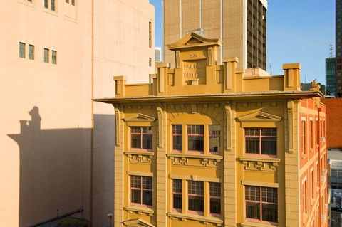 Adelaide Paringa Motel - Schoolies Week Accommodation 0