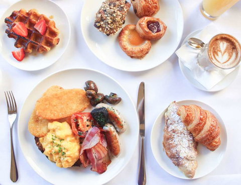 The Hotel Windsor - Schoolies Week Accommodation 8