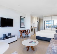 Meriton Suites Broadbeach - Schoolies Week Accommodation