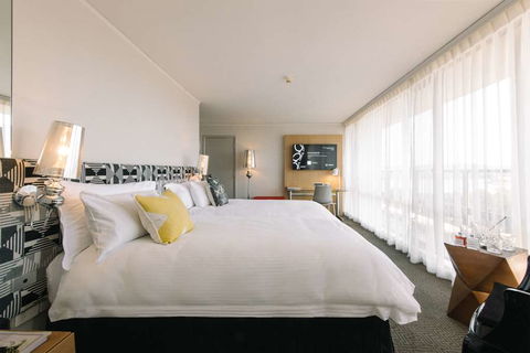 QT Canberra - Schoolies Week Accommodation 6