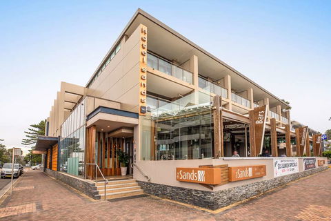 Narrabeen Sands Hotel by Nightcap Plus - Schoolies Week Accommodation 1