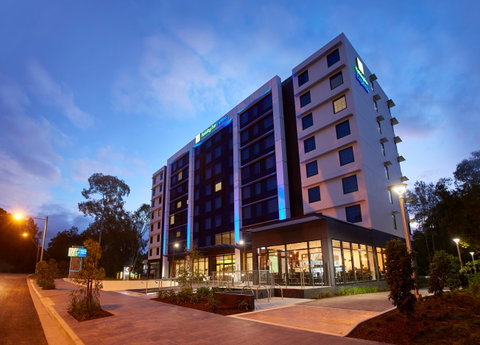 Holiday Inn Express Sydney Macquarie Pk - Schoolies Week Accommodation 1