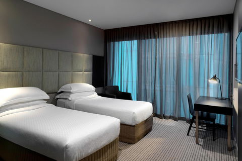 Four Points by Sheraton Brisbane - Schoolies Week Accommodation 2