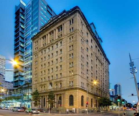 MacArthur Chambers - Schoolies Week Accommodation 0