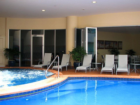MacArthur Chambers - Schoolies Week Accommodation 2