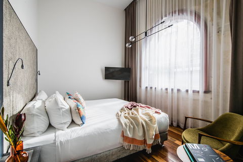The Old Clare Hotel - Schoolies Week Accommodation 5