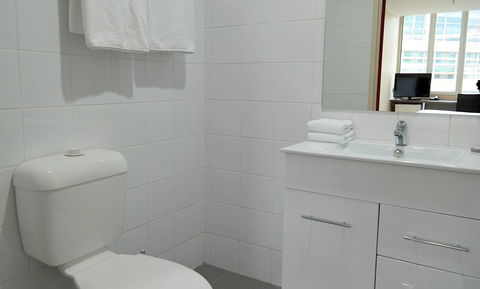 28 Hotel - Schoolies Week Accommodation 4