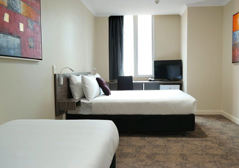 28 Hotel - Schoolies Week Accommodation 7