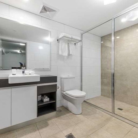 H on Mitchell Apartment Hotel - Schoolies Week Accommodation 2