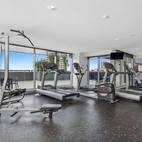 H on Mitchell Apartment Hotel - Schoolies Week Accommodation 12