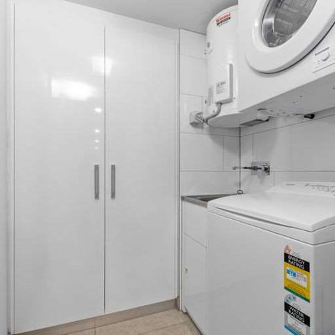 H on Mitchell Apartment Hotel - Schoolies Week Accommodation 13