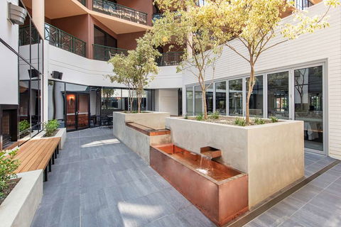 Amora Hotel Riverwalk Melbourne - Schoolies Week Accommodation 2