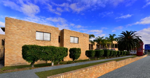 Metro Inn Ryde - Schoolies Week Accommodation 0