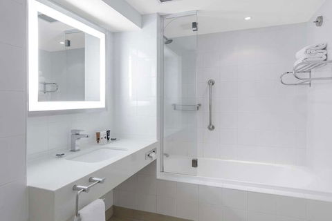 Amora Hotel Brisbane - Schoolies Week Accommodation 2