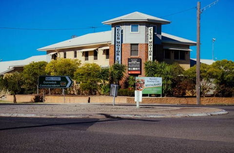 MAS Country Club Motor Inn - Schoolies Week Accommodation 0