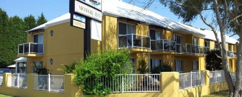 Admiral Nelson Motor Inn - Schoolies Week Accommodation 0