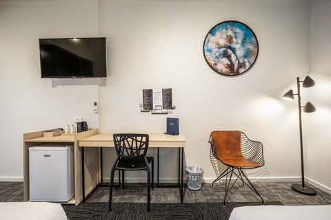 Nightcap at Keysborough Hotel - Schoolies Week Accommodation 3