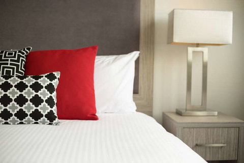 H on Smith Hotel - Schoolies Week Accommodation 5