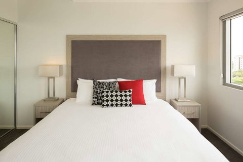 H on Smith Hotel - Schoolies Week Accommodation 6