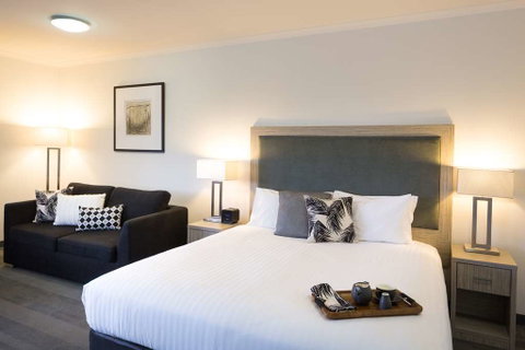 H on Smith Hotel - Schoolies Week Accommodation 14