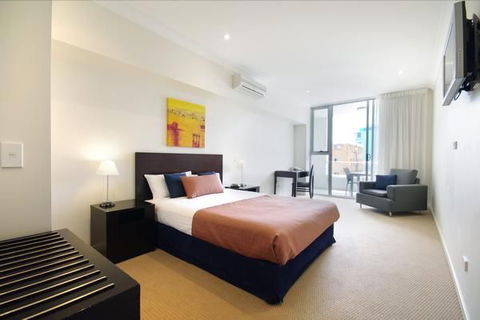 Macquarie Waters Boutique Apartment Htl - Schoolies Week Accommodation 2