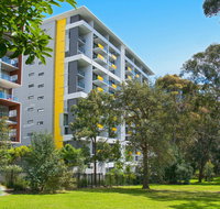 Astra Apartments MacQuarie Park - Schoolies Week Accommodation