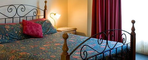 John Pirie Motor Inn - Schoolies Week Accommodation 0