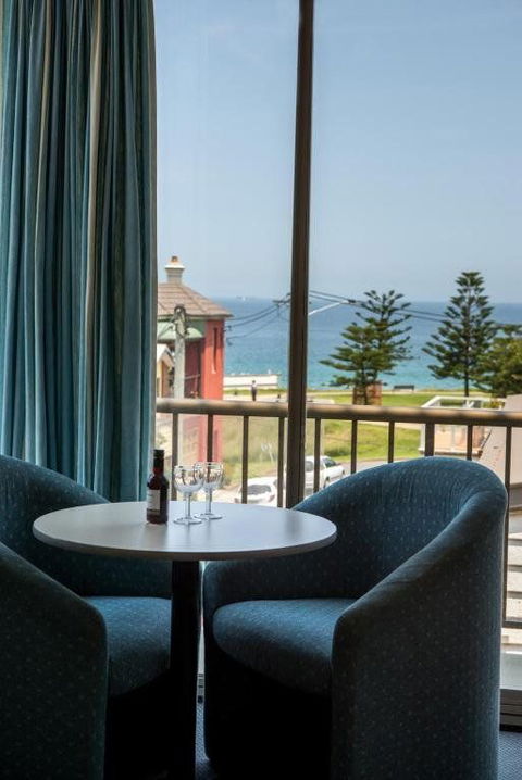 Alloggio Newcastle Beach Hotel - Schoolies Week Accommodation 1