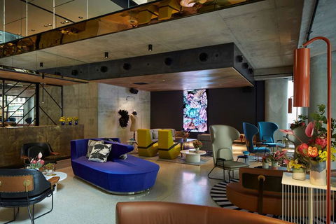 QT Melbourne - Schoolies Week Accommodation 1