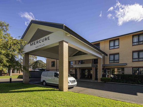 Mercure Sydney Macquarie Park - Schoolies Week Accommodation 0
