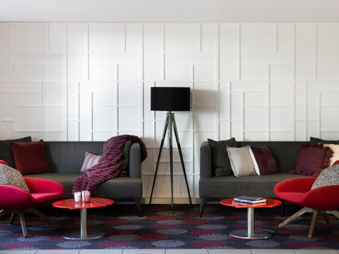 Mercure Sydney Macquarie Park - Schoolies Week Accommodation 1