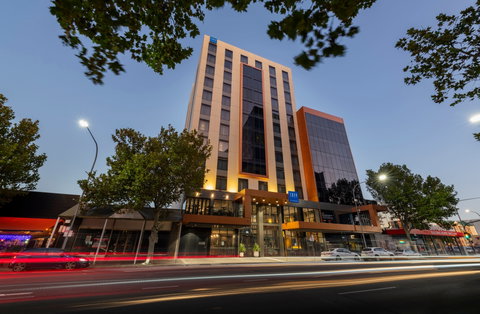 TRYP by Wyndham Pulteney Street - Schoolies Week Accommodation 0