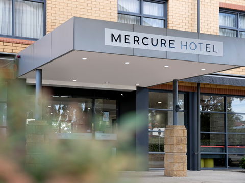 Mercure Sydney Blacktown - Schoolies Week Accommodation 1