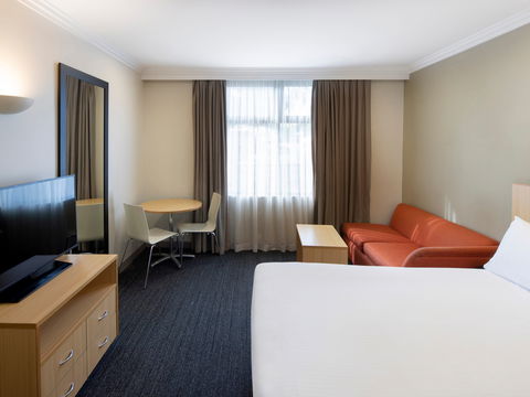 Mercure Sydney Blacktown - Schoolies Week Accommodation 9
