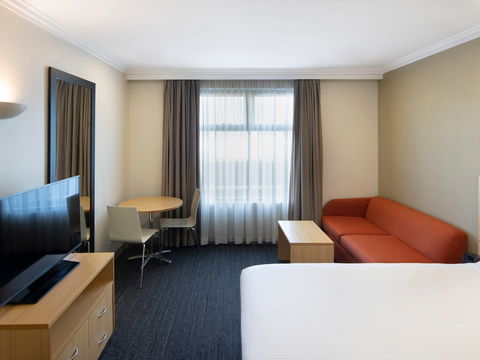 Mercure Sydney Blacktown - Schoolies Week Accommodation 10