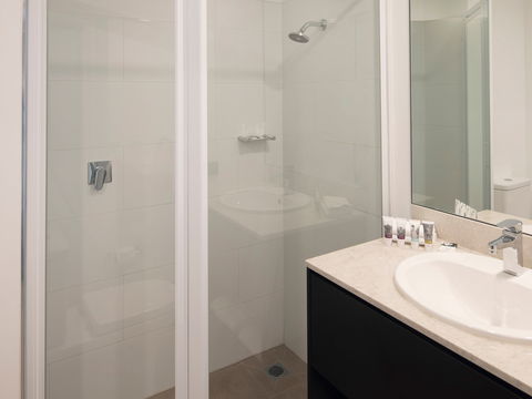 Mercure Sydney Blacktown - Schoolies Week Accommodation 14